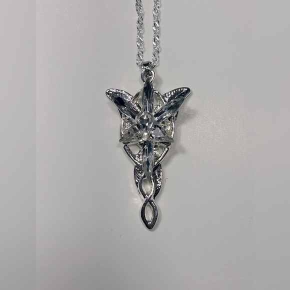 The Lord of the Rings - Arwen’s Evenstar Necklace / Pendant - Fashion Jewelry✨💠 - Picture 10 of 10